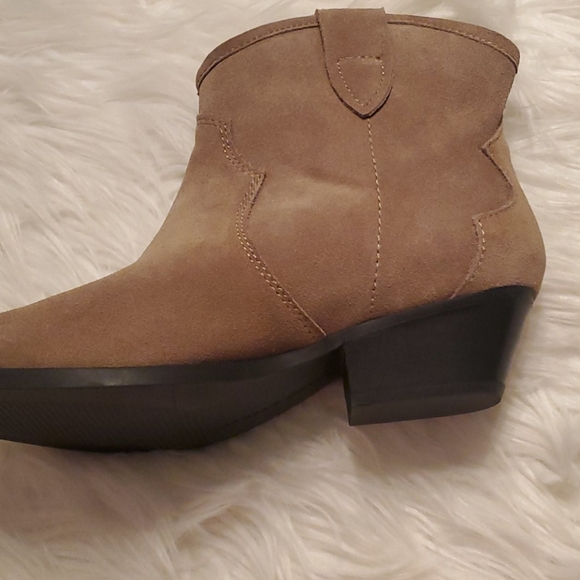 NWT 🎄 chelsea & Violey leather boots FINAL SALE - Picture 3 of 8